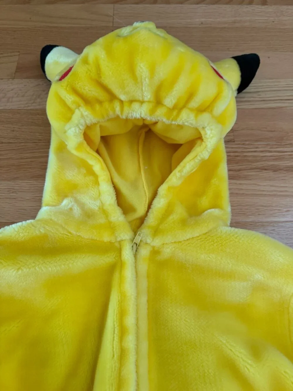 Vintage Warner Bros Pokemon Pikachu Costume Size Small